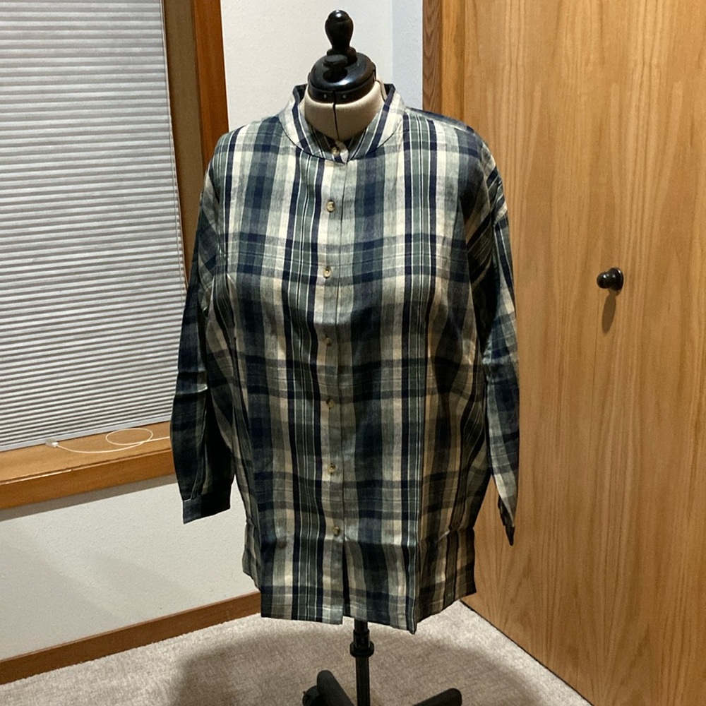 Women’s plus-size flannel top/tunic